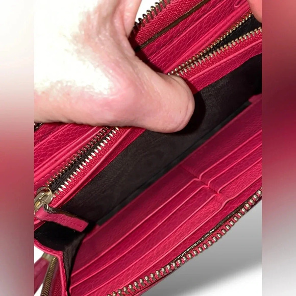 SOLD!!! Stunning Gucci Soho Zip Around Pink Leather Wallet COA and Original Box - Picture 7 of 16